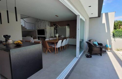 Xangri-La House | Confortável casa em condomínio, um retiro para descanso!