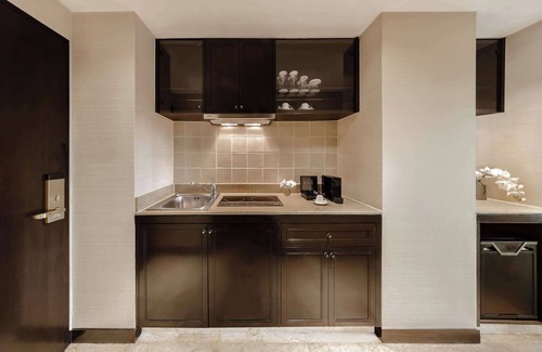 Witthayu Hotel | Conrad Bangkok Residences