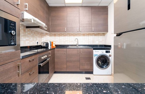 Jadaf Apartment | Contemporary 1 Bedroom Apartment in Al Jaddaf