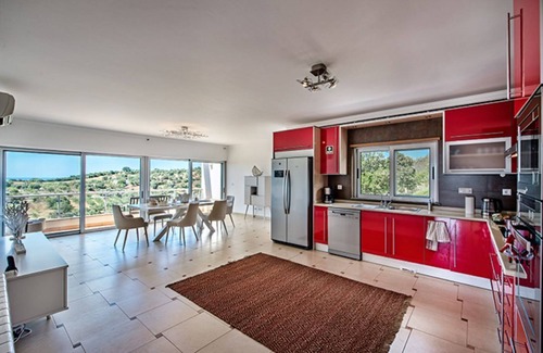 Fonte do Bispo Villa | Contemporary 3 Bedroom Villa With Swimming Pool and Magnificent Views