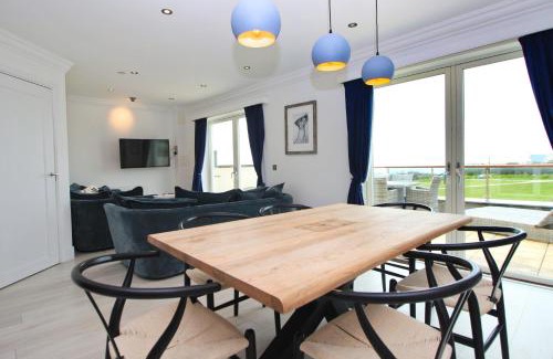 Treyarnon House | Contemporary beachside apartment