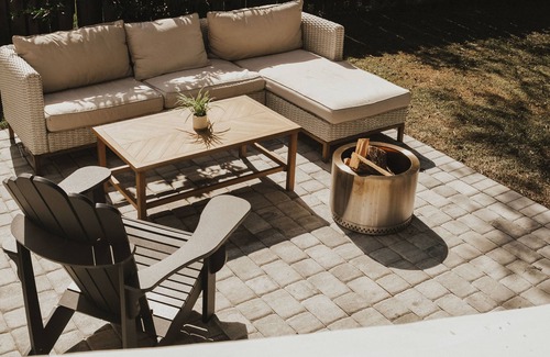 Savannah House | Contemporary Charm in Savannah, 16 minutes to Downtown Historic District!