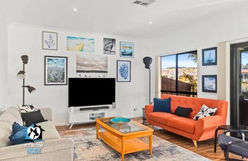 Encounter Bay House | Contemporary Lakeside Stunner 3 Bedrooms & Jetty