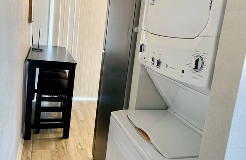 Kokomo Condo | Contemporary One Bedroom Condo