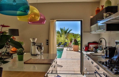 Le Beausset Villa | Contemporary villa and relaxation areas