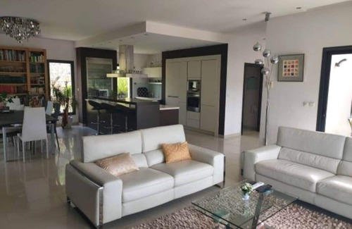 Bedarieux Villa | Contemporary Villa with Panoramic Views