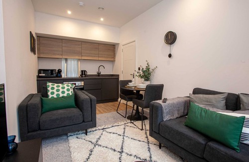 Bolton Apartment | Convenient 2 Bedroom Bolton Apartment
