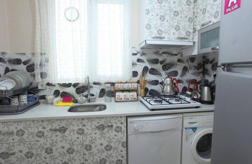 Emin Sinan Apartment | Convenient 3-Bedroom flat for 10, Near Blue Mosque, AC & WiFi