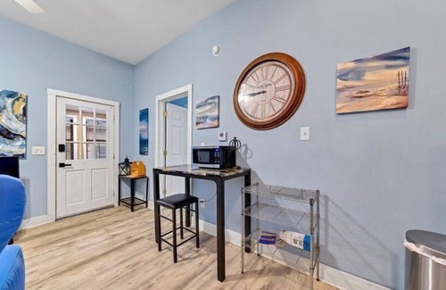 Victorian Village House | Convention - Free Parking -Short North - Queen Bed
