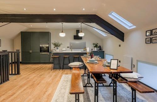 Llaneilian House | Converted Welsh Sunday School with Sea View & Garden on Anglesey - Dog Friendly