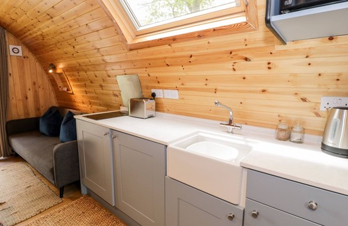 Gwynedd- Snowdonia Cottage | Conwy Pod