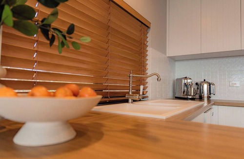 Bicheno Apartment | Cooinda - Home on the Bay