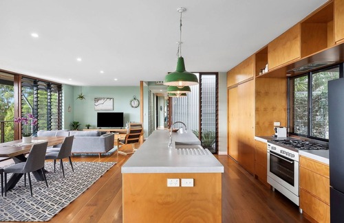 Yandina Creek House | Coolum Scenic Getaway - Mountain & Ocean views only 15 minutes from the beach