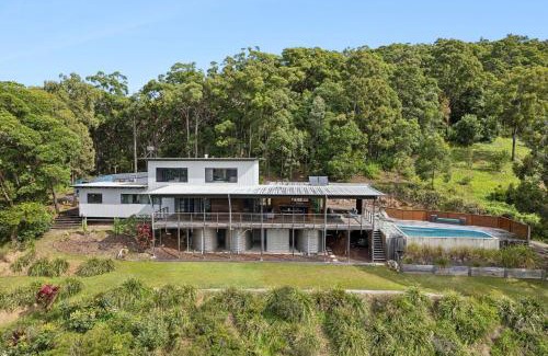 Yandina Creek House | Coolum Scenic Getaway - Mountain & Ocean views only 15 minutes from the beach