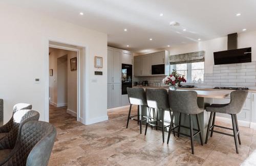 Guilsfield House | Copper Beech Cottage