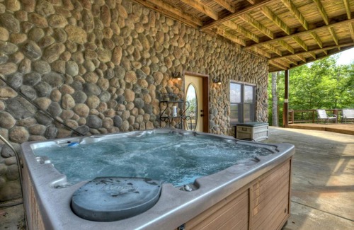 Raccoon Ridge House | Copper Top - Cuddleup