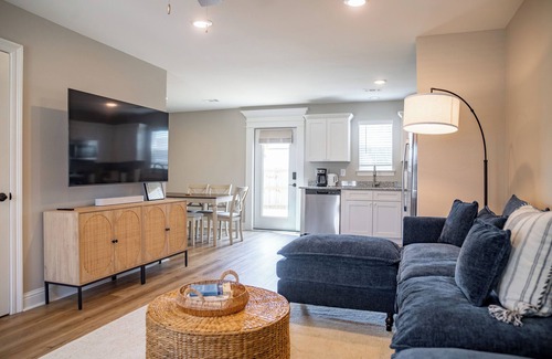 Biloxi House | Coral Breeze - steps from the Beach in the heart of Biloxi w/pickleball court!