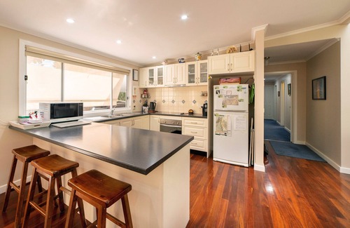 Halls Gap House | Corella Cottage, 3Br/2Bath Beautiful location & Kangaroos galore!