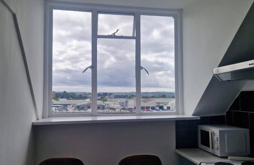 Cork Apartment | Cork Apartment with River Views -Cosy in Cork