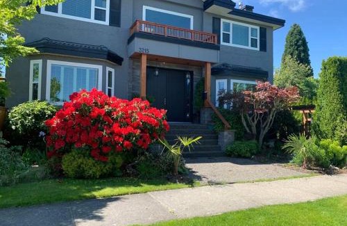 Arbutus Ridge House | Corkscrew Willow Estate