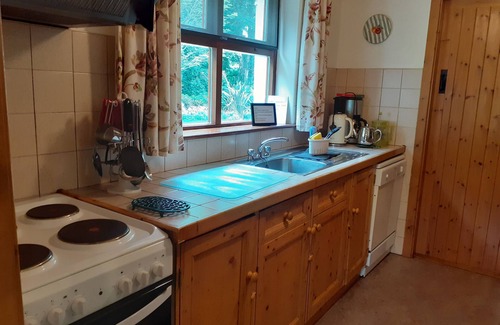 Garrykennedy House | CORNODE COTTAGE, family friendly in Garrykennedy, County Tipperary