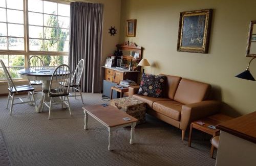 Cambridge Bed & Breakfast | Cornwall Cottage