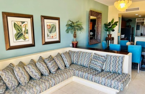 Las Conchas Resort | Corona del Mar by Rocky Host
