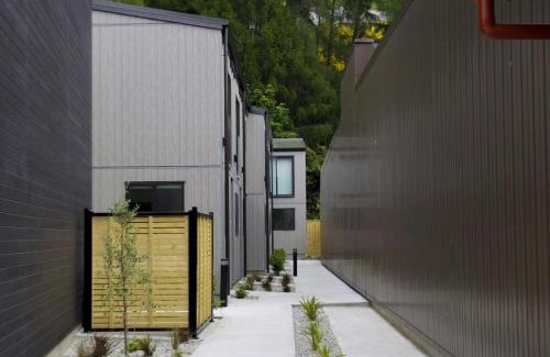 Arthur's Point Apartment | Coronet Peak Alpine Villa 44