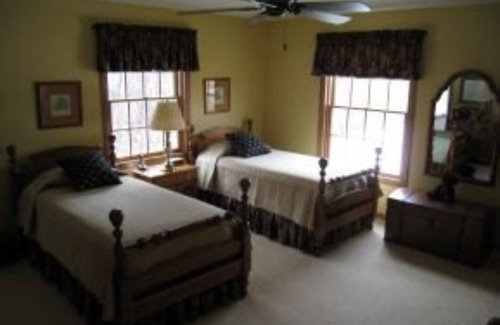 Black Wolf House | Corporate Executive Rental for EAA Airventure Close to EAA w/flying over house!