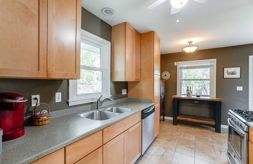 St. Louis Park House | Corporate rental single family home furnished