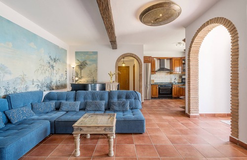 Otivar House | Cortijo La Alberquilla – Andalusian Charm with Mountain and Sea Views, Pool, Wi-Fi, and Garden