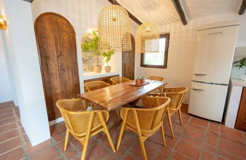 El Rescate Villa | Cortijo Rural Fandango 3 - Pool and Mountain