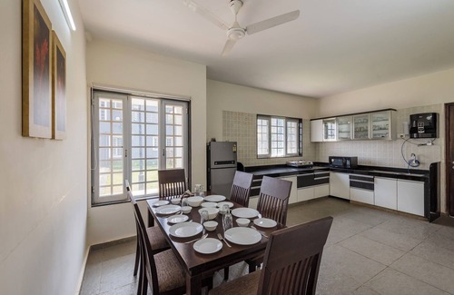 Paud Villa | CosmicStays GreyStone Villa Mountain View & Dam