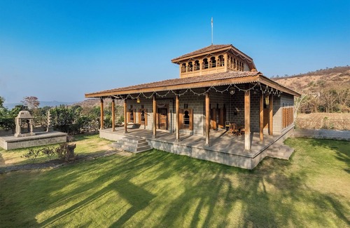 Ambavna Villa | CosmicStays Parambi Farm- Vintage Charm