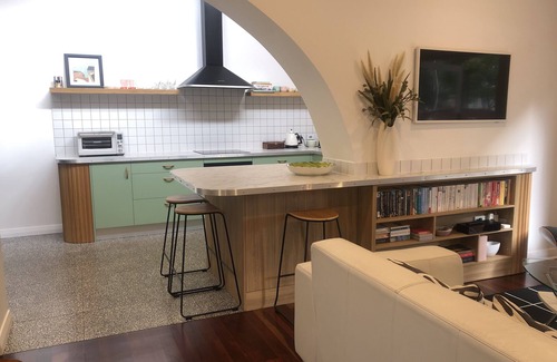 Norwood House | Cosmopolitan Norwood - City convenience