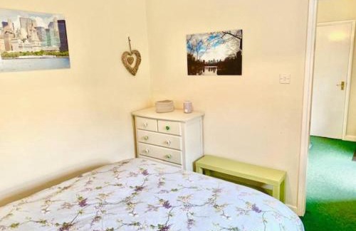 Cobh House | Cosy 2 bed cottage next to Fota Wildlife Park