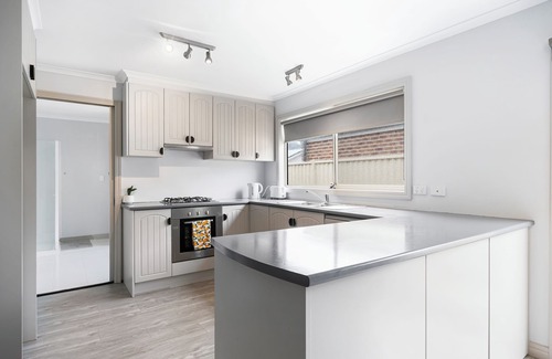 Brown Hill Cottage | Cosy 3 Bedroom Family Cottage In The Heart Of Ballarat