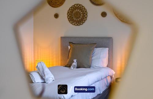 Chorlton-on-Medlock Apartment | Cosy 4-Bed House, Garden, Free Parking & WiFi