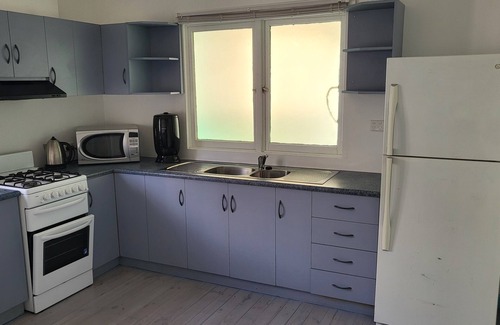 Taperoo House | Cosy, affordable whole 3Bed house, ideal for a large family and pet friendly!