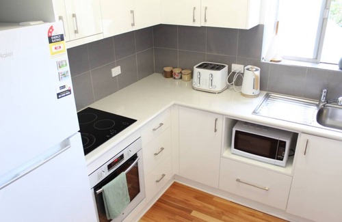 Kooringal House | Cosy and comfortable with outdoor patio