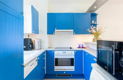 Plage de la Garonnette Apartment | Cosy apartment for 6 guests with pool, WIFI and terrace
