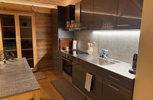 Zweisimmen Apartment | Cosy apartment for 3 guests with WIFI, balcony and pets allowed