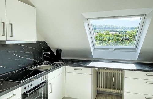 Bischoffingen Apartment | Cosy apartment for 3 guests with WIFI, TV, balcony and panoramic view