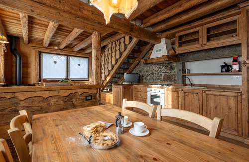 Ovaro Apartment | Cosy apartment for 4 people with WIFI, TV, pets allowed, panoramic view and parking