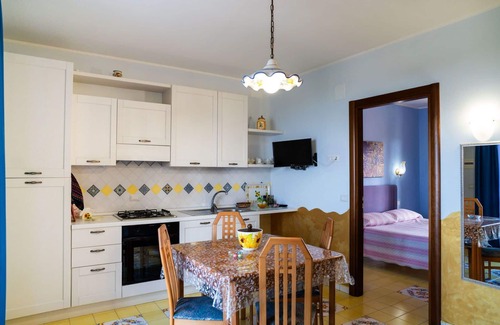 Termoli Apartment | Cosy apartment for 4 guests with A/C, WIFI, pool, TV, terrace and parking