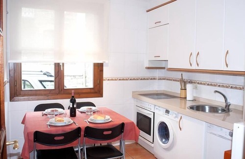 Hondarribia Historic Center Condo | Cosy apartment in old town ideal for families with children, couples and friends