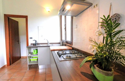 Montorsaio House | Cosy apartment in villa for 4 people with pool, WIFI, TV, patio and pets allowed