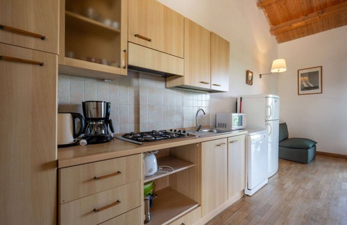 Azzano d'Asti Villa | Cosy apartment in villa for 6 people with pool, WIFI, terrace and pets allowed