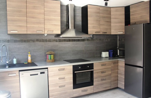 Republique–Point-du-Jour Apartment | Cosy Appt Proche de Tout Métro à Pied