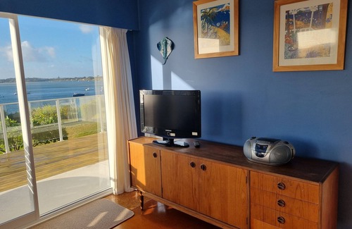 Pukenui House | Cosy bach overlooking stunning Houhora harbour